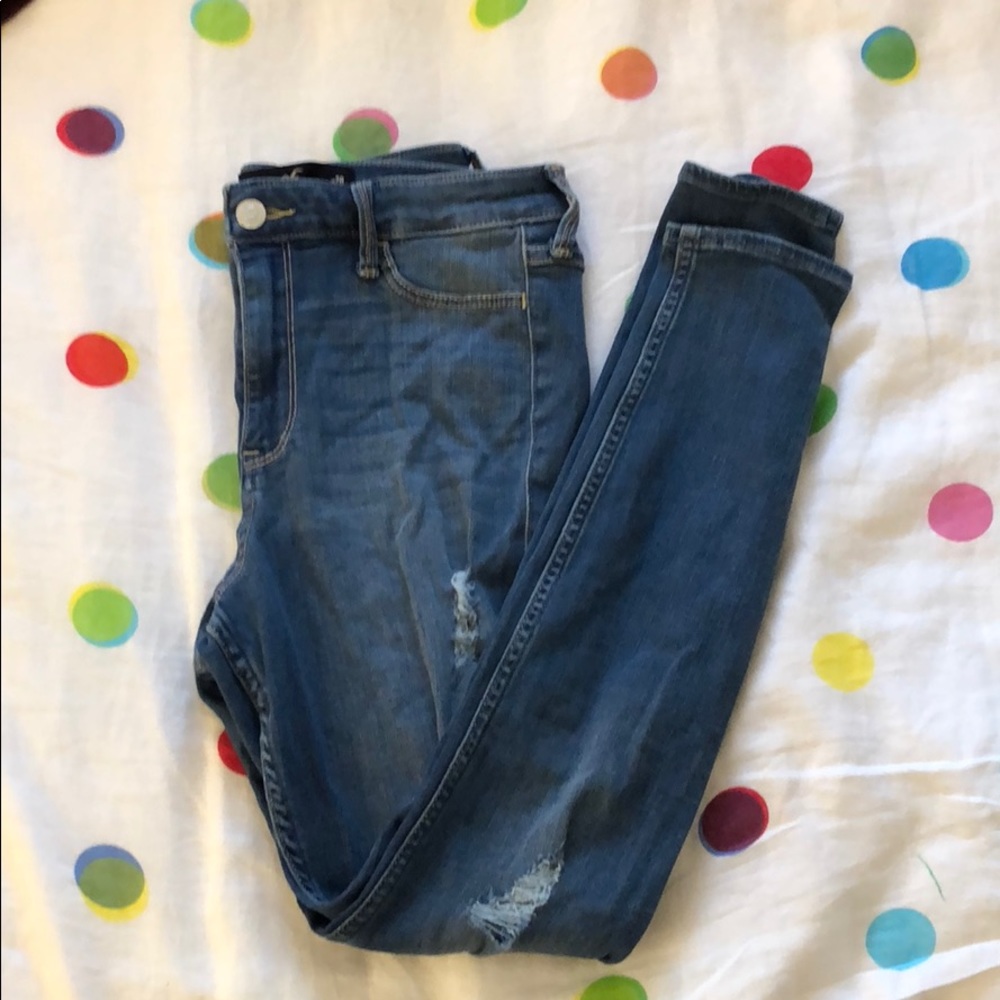 Hollister High Rise Ripped Jeans Size 7R